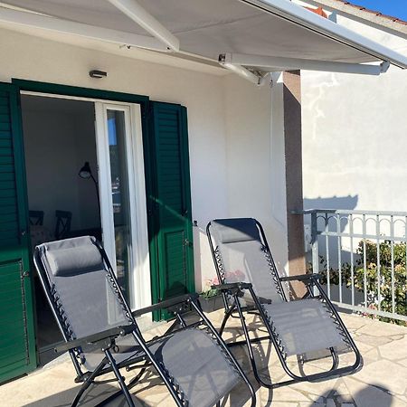 Kn House With Two Apartments Near Sea 罗戈兹尼察 外观 照片