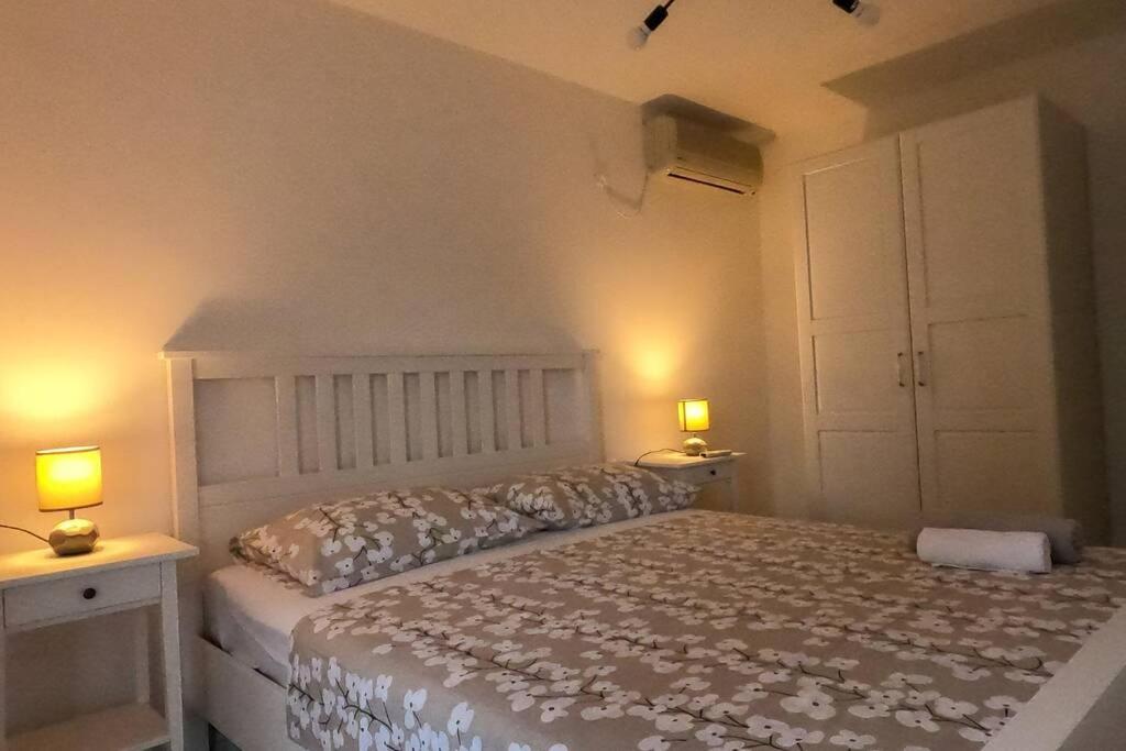 Kn House With Two Apartments Near Sea 罗戈兹尼察 外观 照片