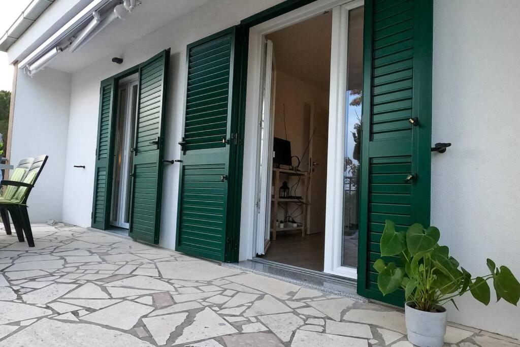 Kn House With Two Apartments Near Sea 罗戈兹尼察 外观 照片